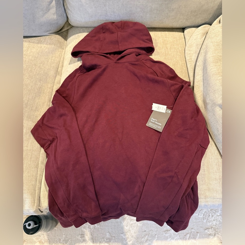NWT - Gap Men’s GapFit Tech Hoodie - Burgundy - XS